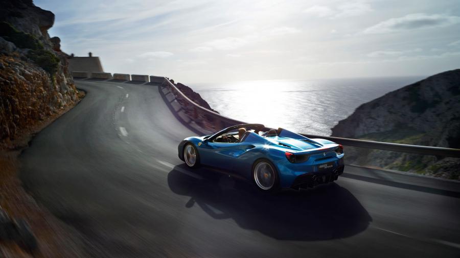  Ferrari 488 Spider 2016 года  (фото 21 из 70)
